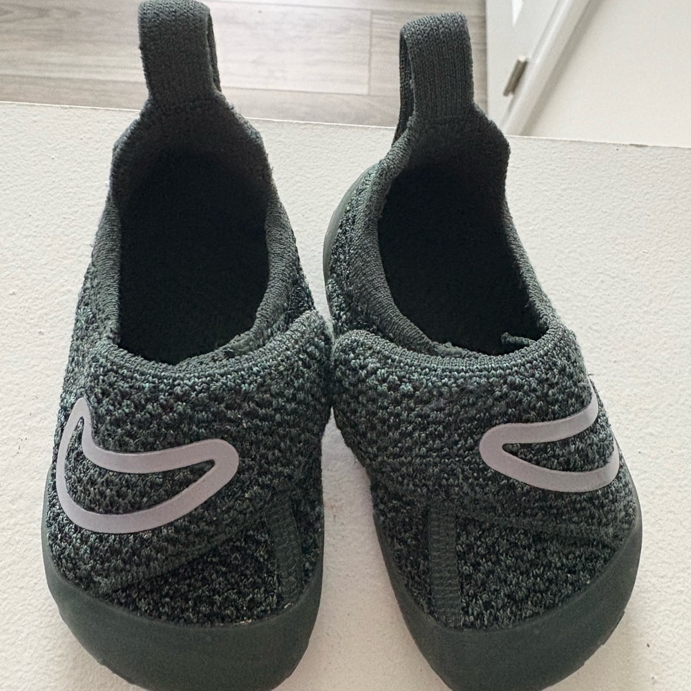 Nike Swoosh 1 - Green Size 5C